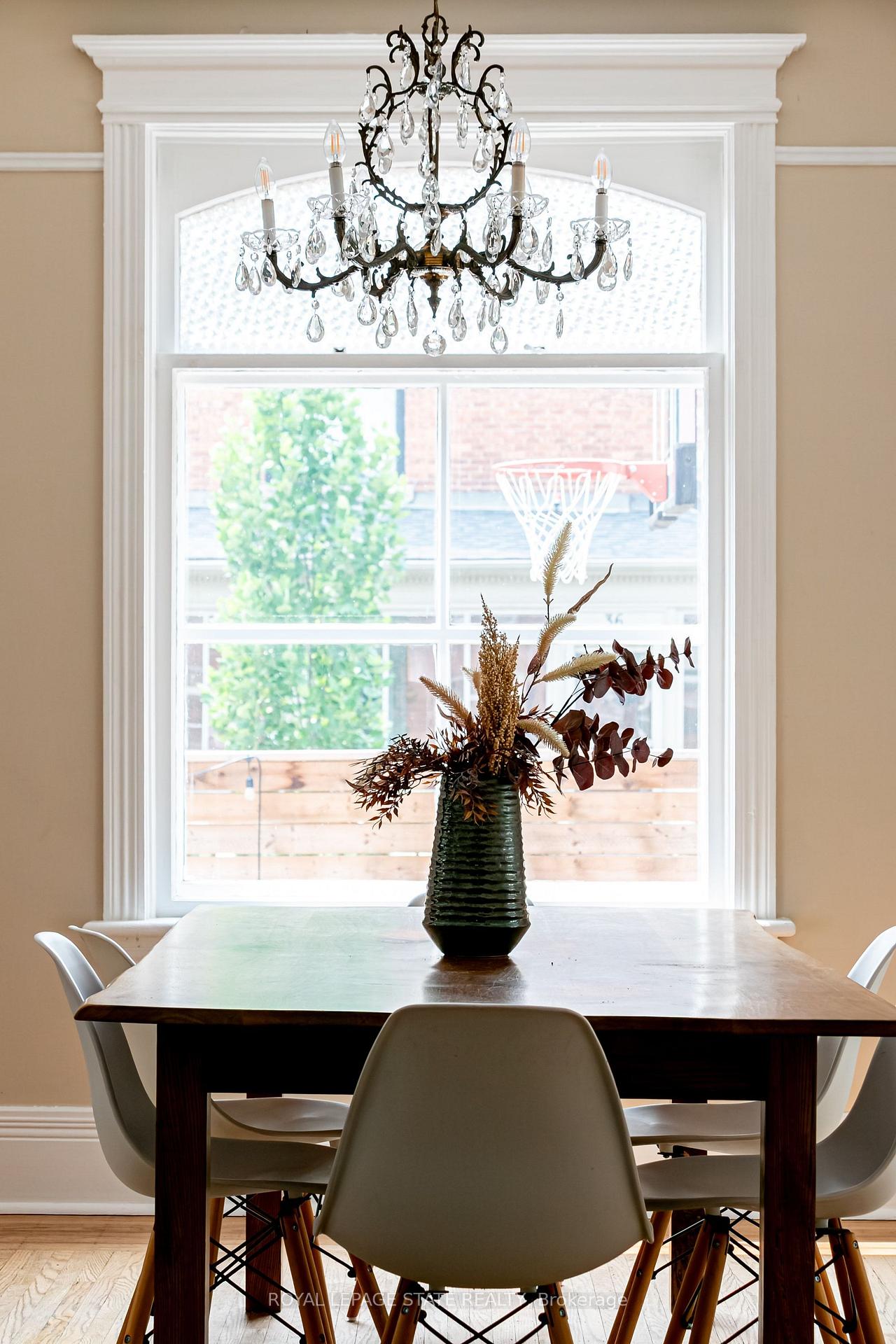 Photo 6 of 90 Victoria Street, Hamilton, Waterdown — HOMEH