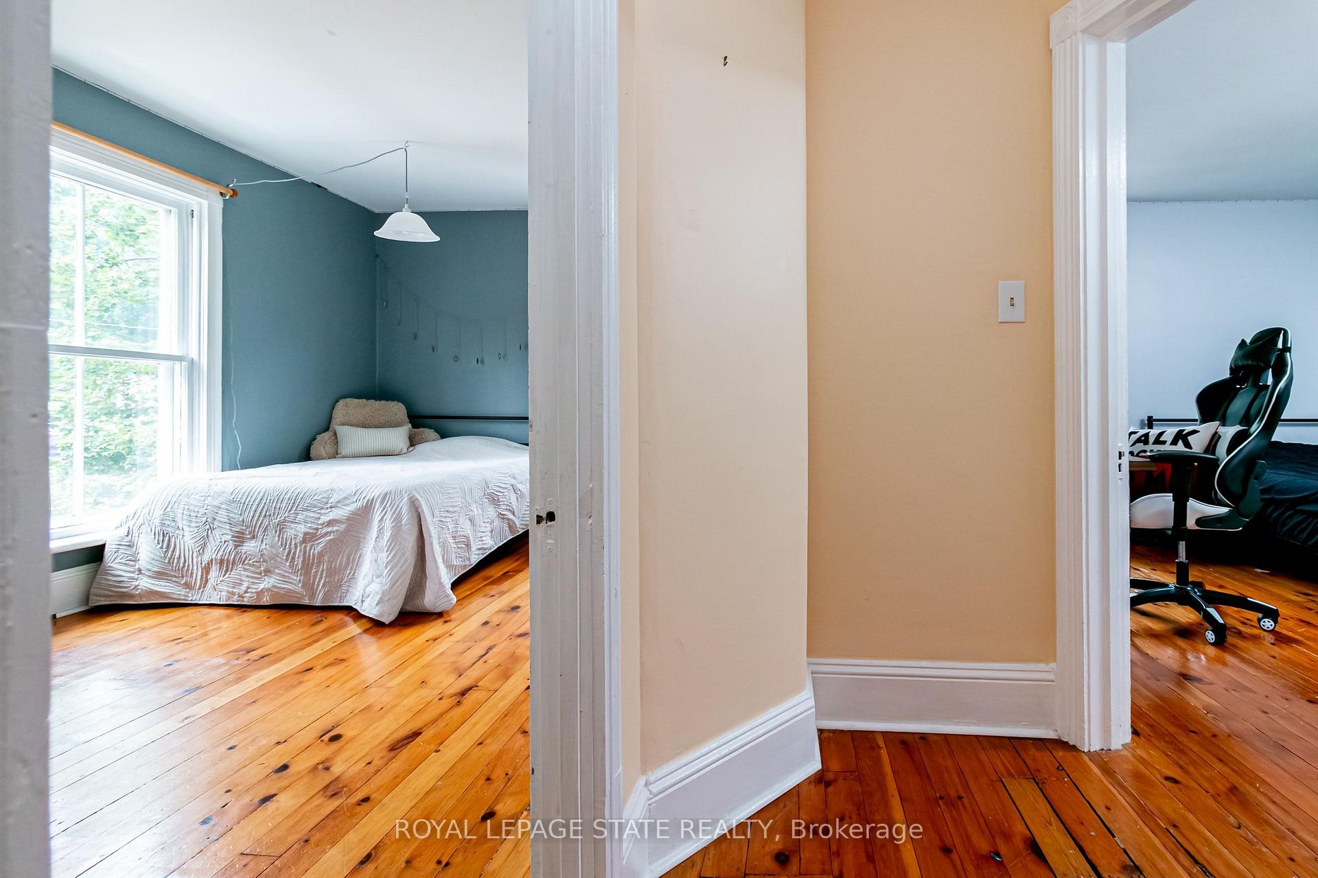 Photo 14 of 90 Victoria Street, Hamilton, Waterdown — HOMEH