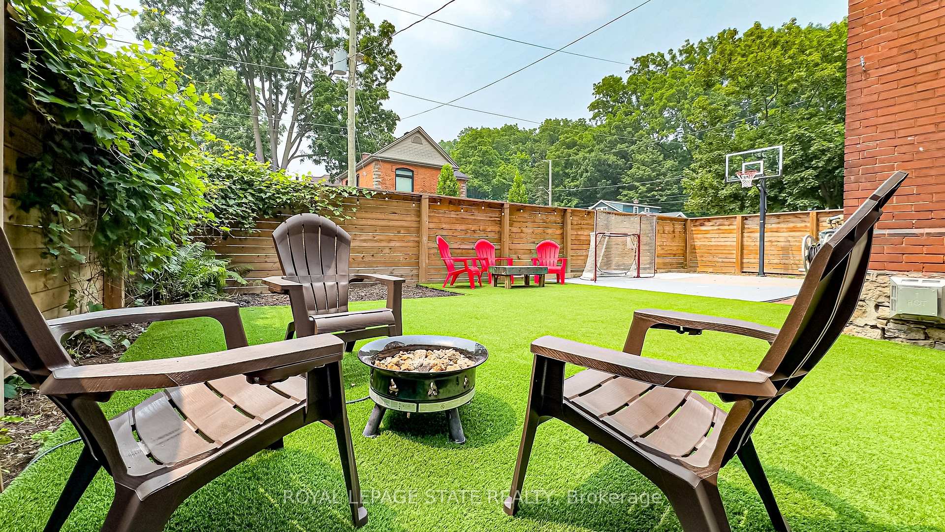 Photo 32 of 90 Victoria Street, Hamilton, Waterdown — HOMEH