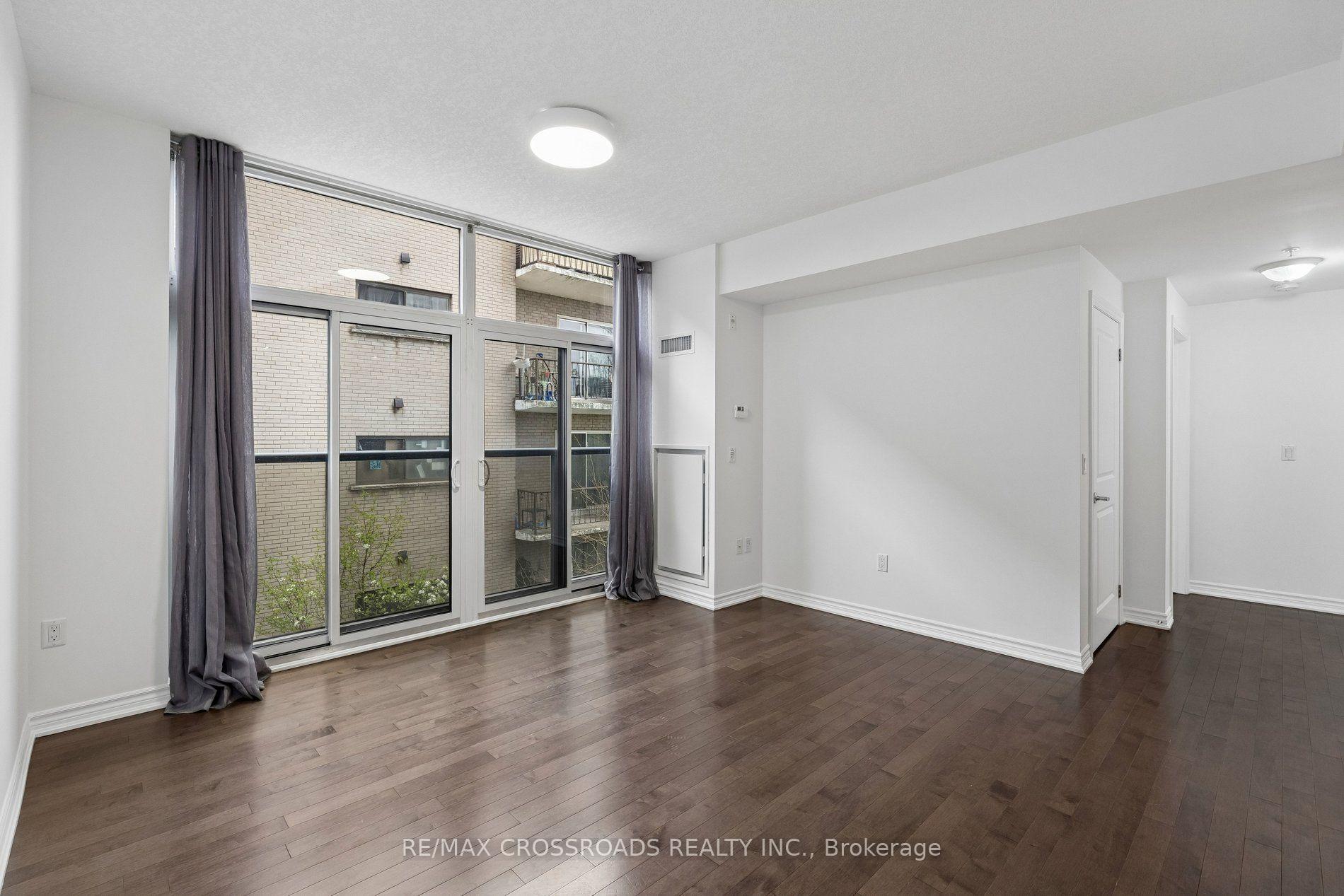 Photo 4 of Unit 201, 427 Aberdeen Avenue, Hamilton, Kirkendall — HOMEH