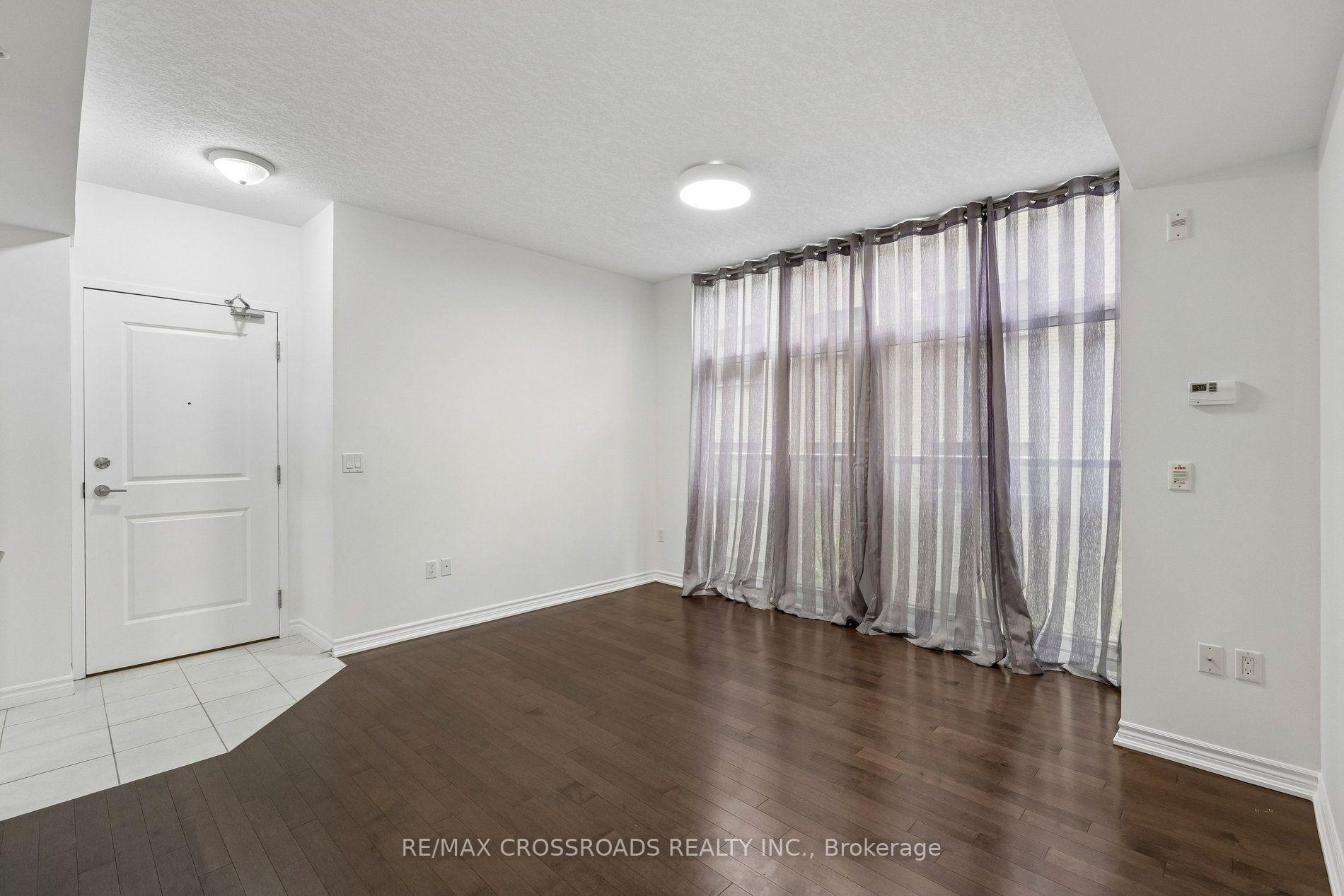Photo 5 of Unit 201, 427 Aberdeen Avenue, Hamilton, Kirkendall — HOMEH