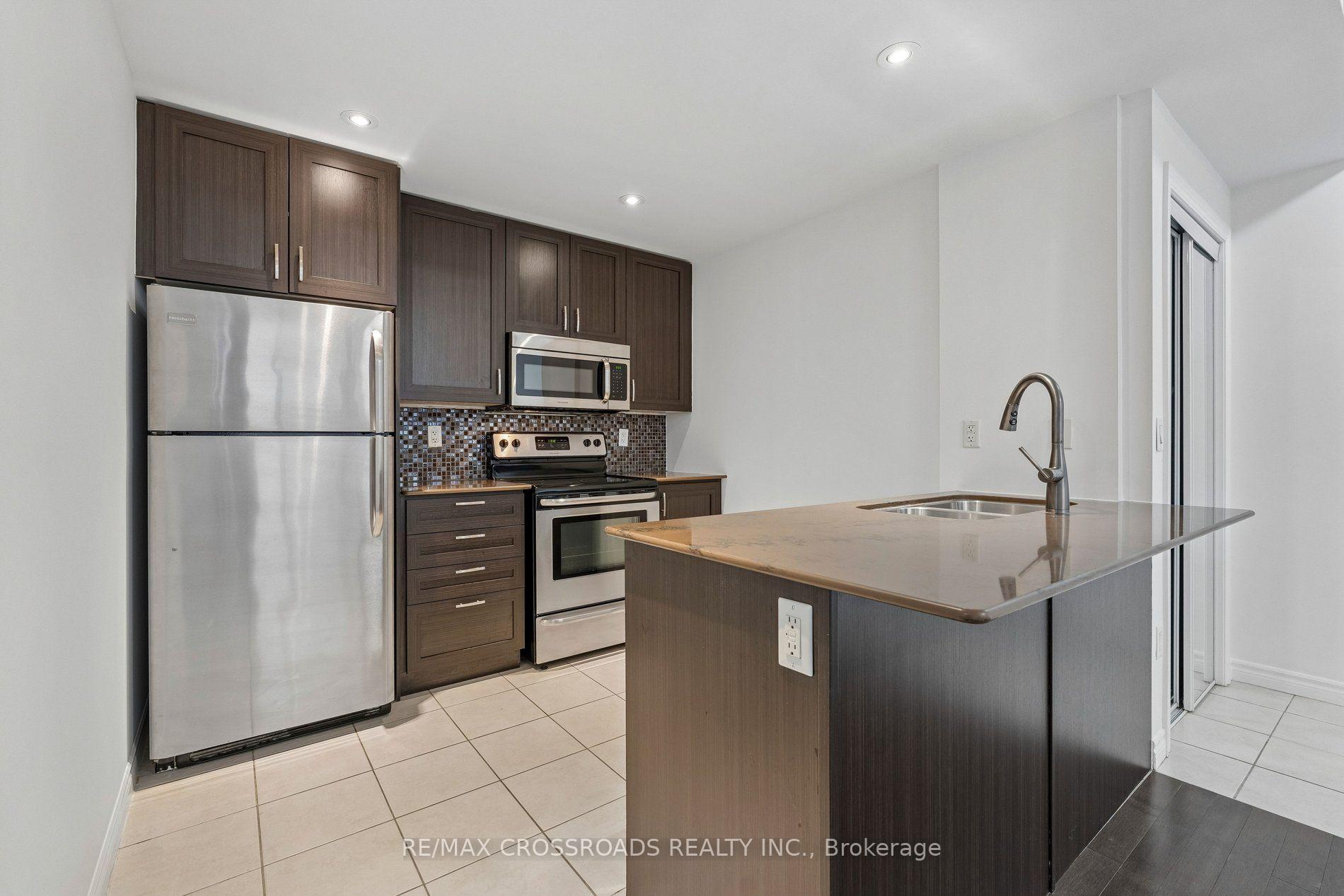 Photo 9 of Unit 201, 427 Aberdeen Avenue, Hamilton, Kirkendall — HOMEH