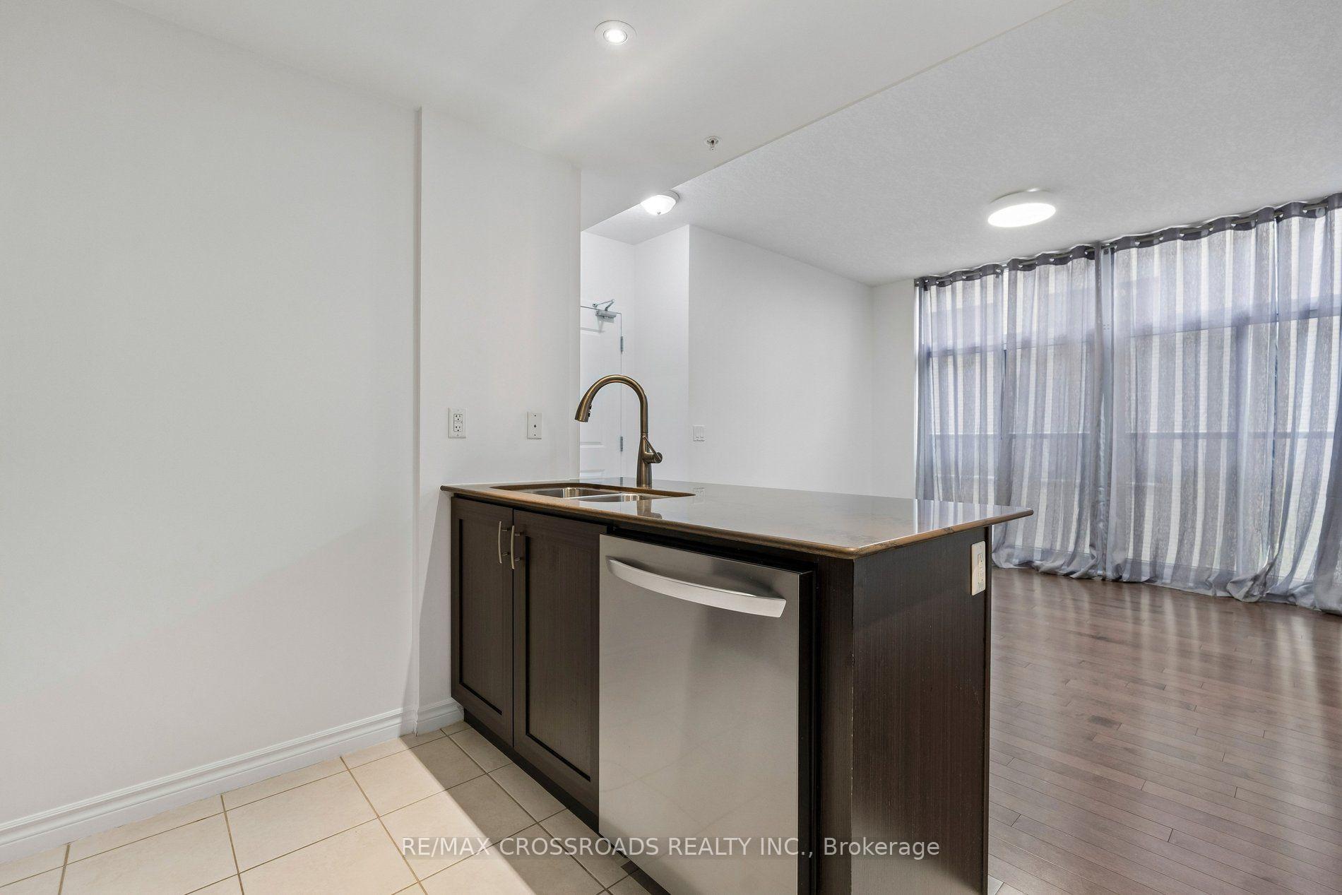 Photo 12 of Unit 201, 427 Aberdeen Avenue, Hamilton, Kirkendall — HOMEH