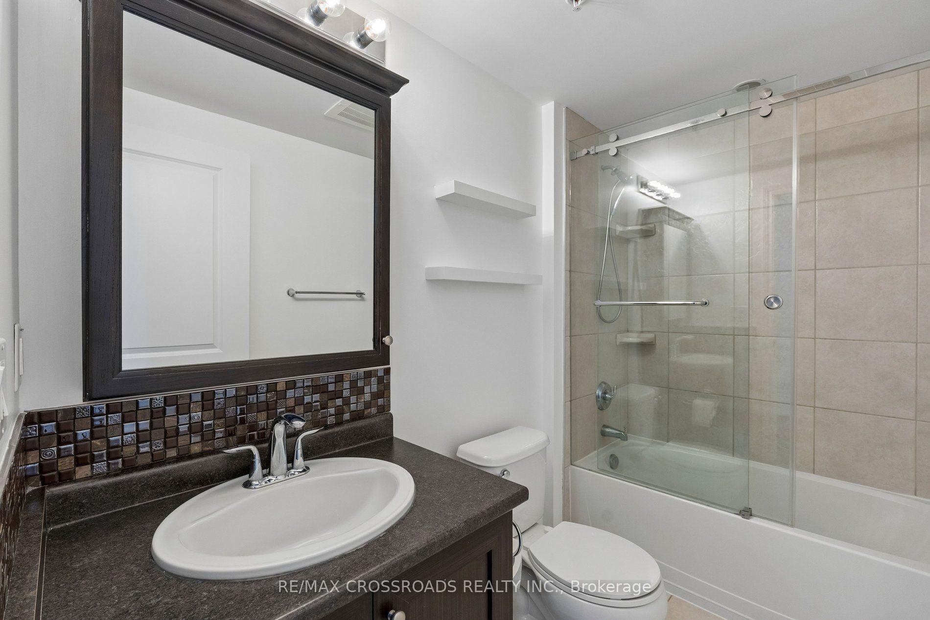 Photo 22 of Unit 201, 427 Aberdeen Avenue, Hamilton, Kirkendall — HOMEH
