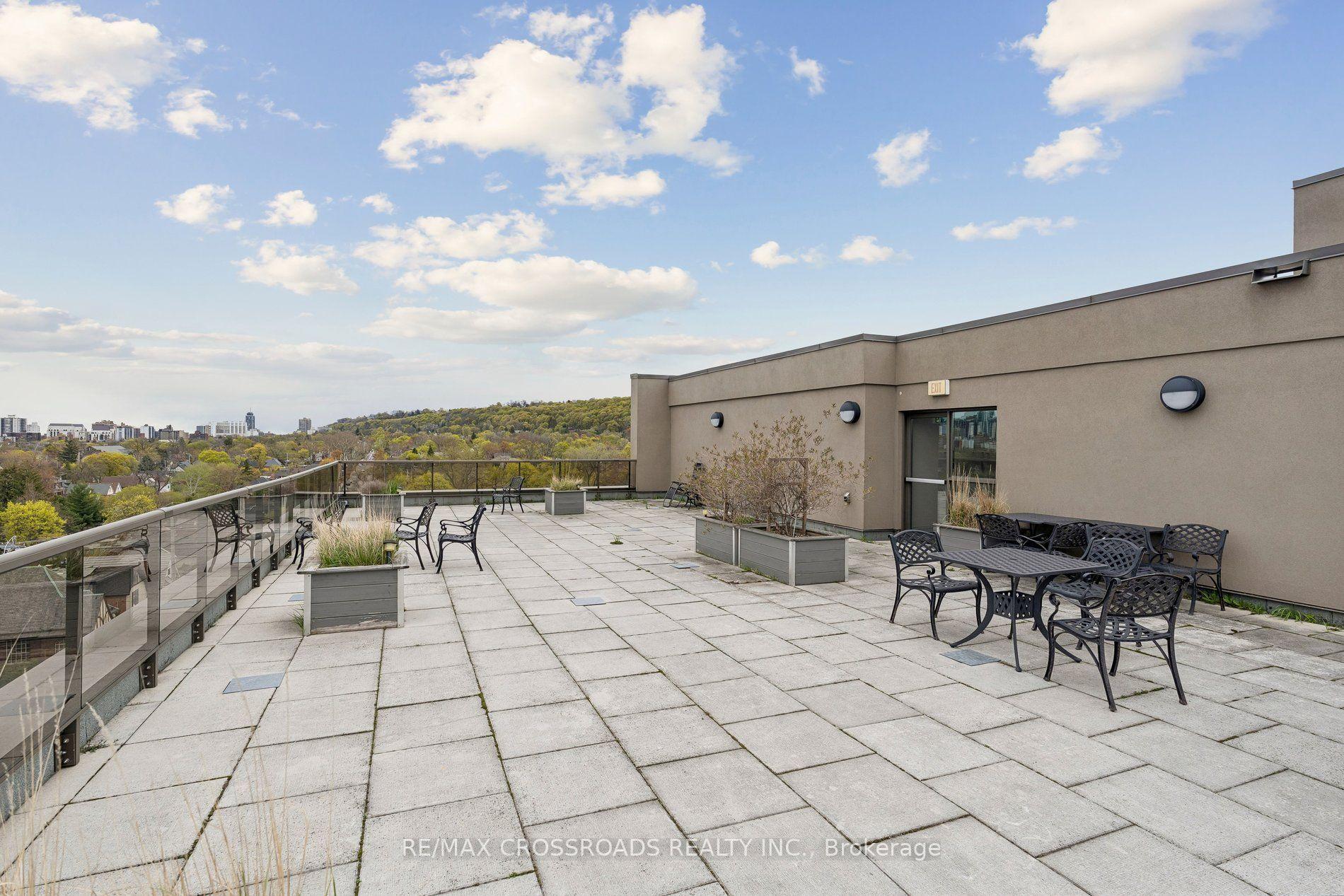 Photo 25 of Unit 201, 427 Aberdeen Avenue, Hamilton, Kirkendall — HOMEH