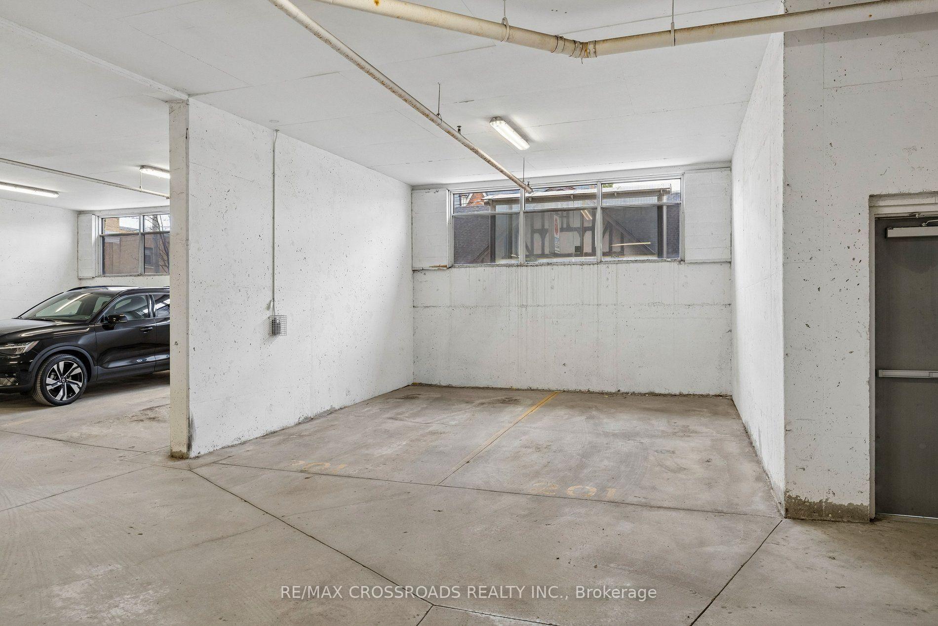 Photo 26 of Unit 201, 427 Aberdeen Avenue, Hamilton, Kirkendall — HOMEH