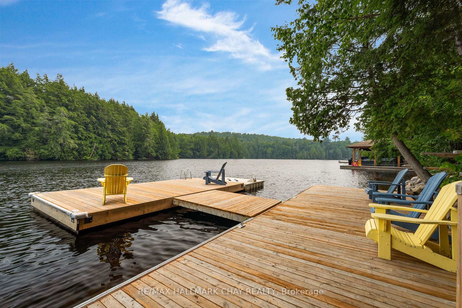 Photo 2 of 1315 Wolf Circle, Algonquin Highlands, Sherborne — HOMEH