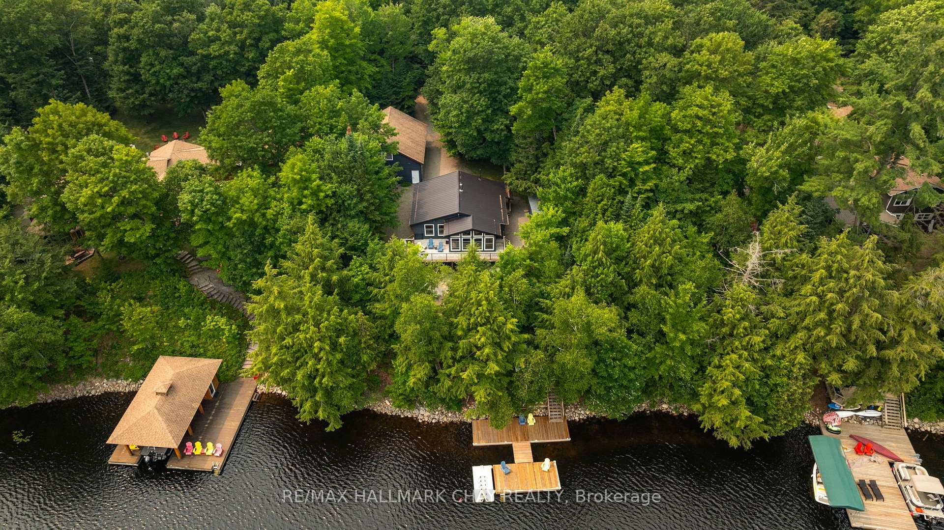 Photo 3 of 1315 Wolf Circle, Algonquin Highlands, Sherborne — HOMEH