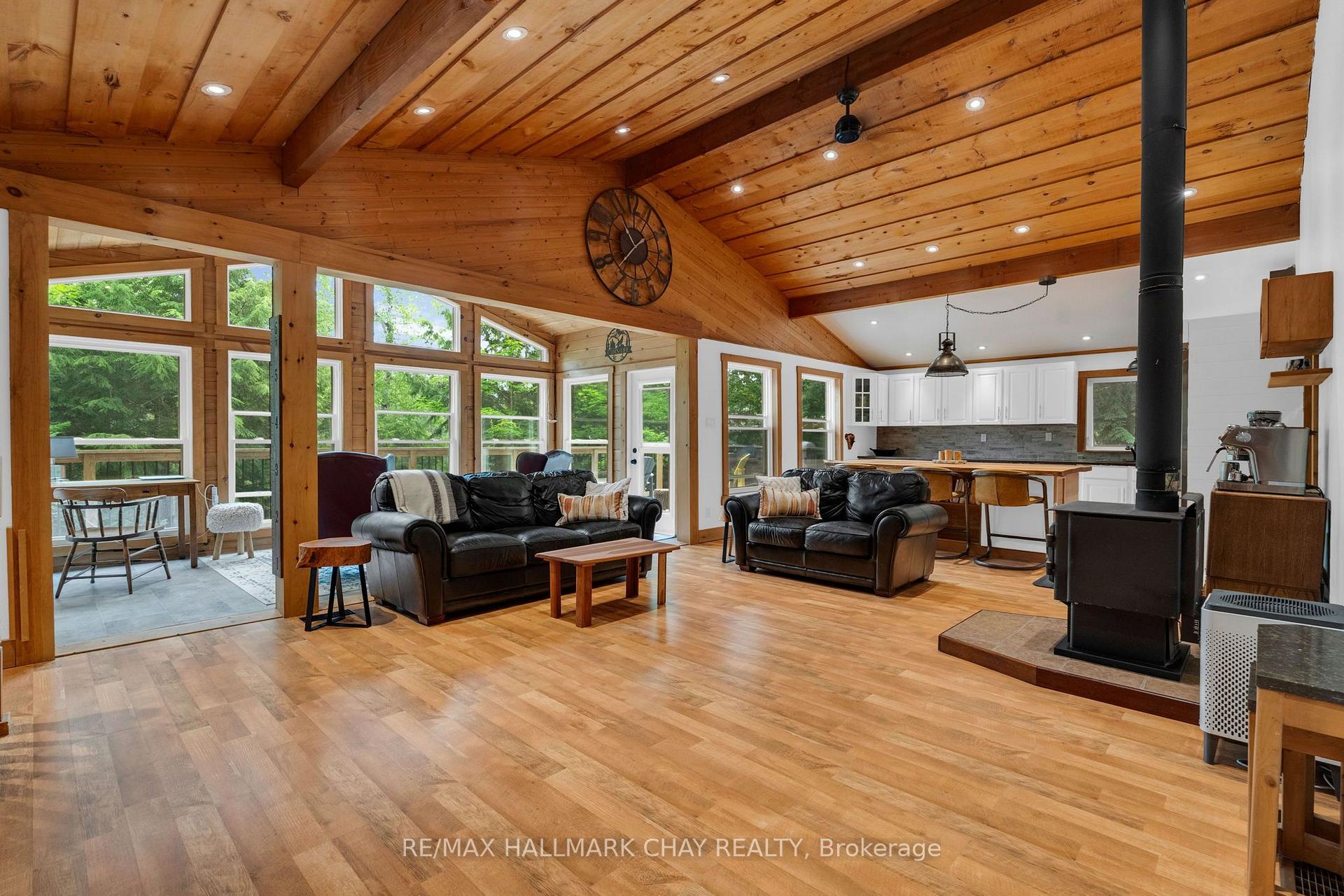 Photo 6 of 1315 Wolf Circle, Algonquin Highlands, Sherborne — HOMEH