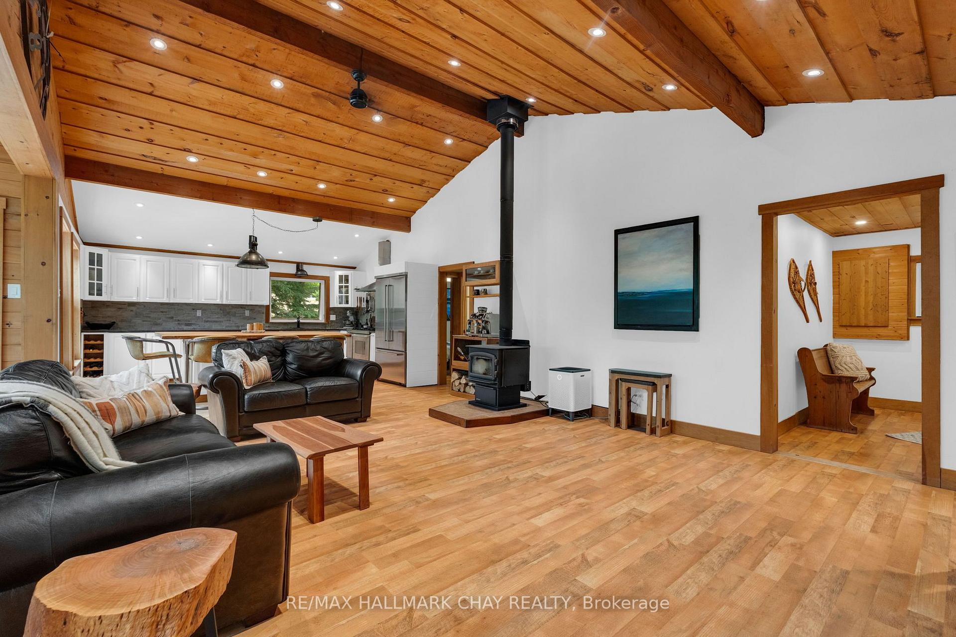 Photo 10 of 1315 Wolf Circle, Algonquin Highlands, Sherborne — HOMEH