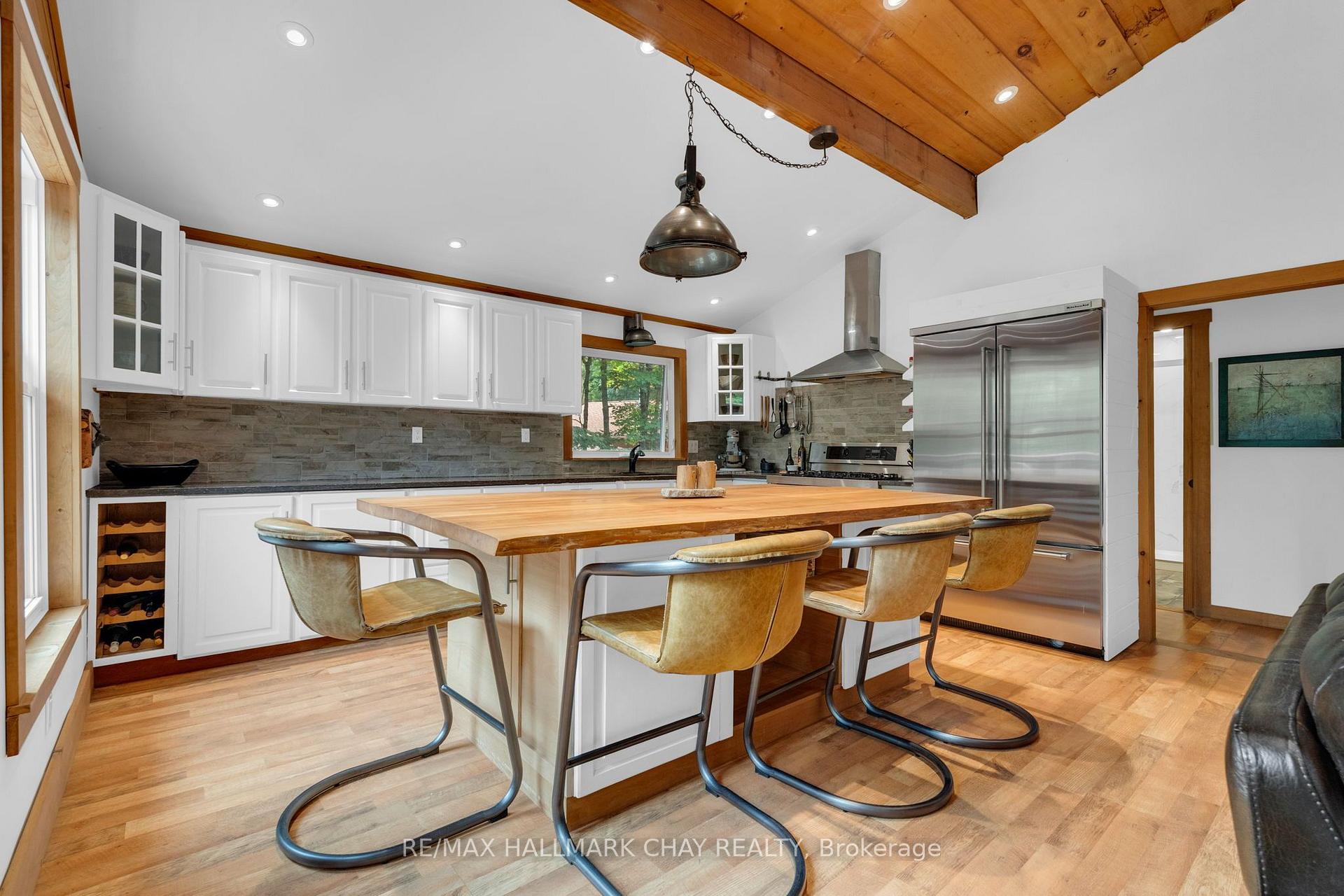 Photo 13 of 1315 Wolf Circle, Algonquin Highlands, Sherborne — HOMEH