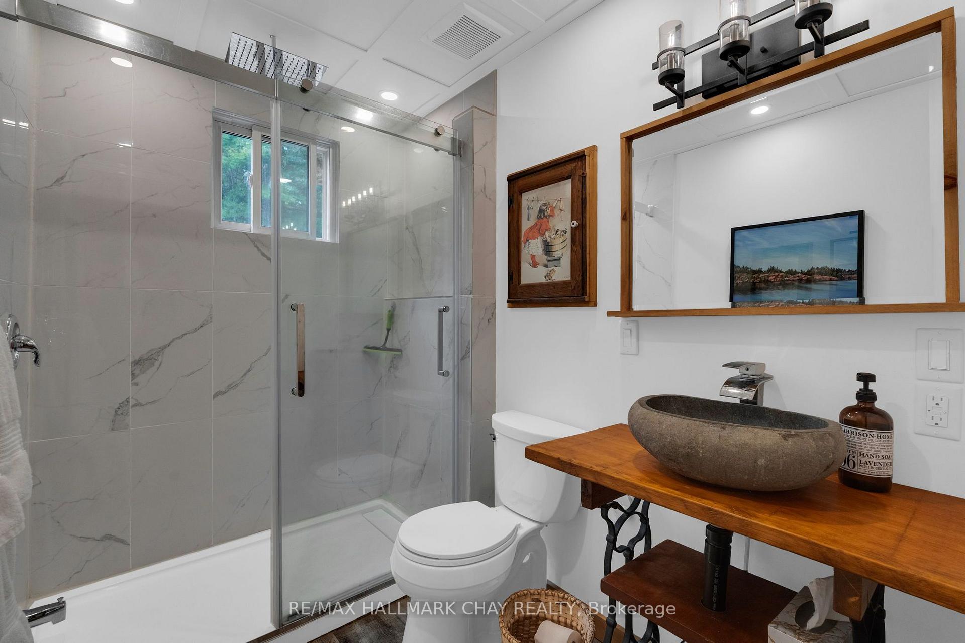 Photo 17 of 1315 Wolf Circle, Algonquin Highlands, Sherborne — HOMEH