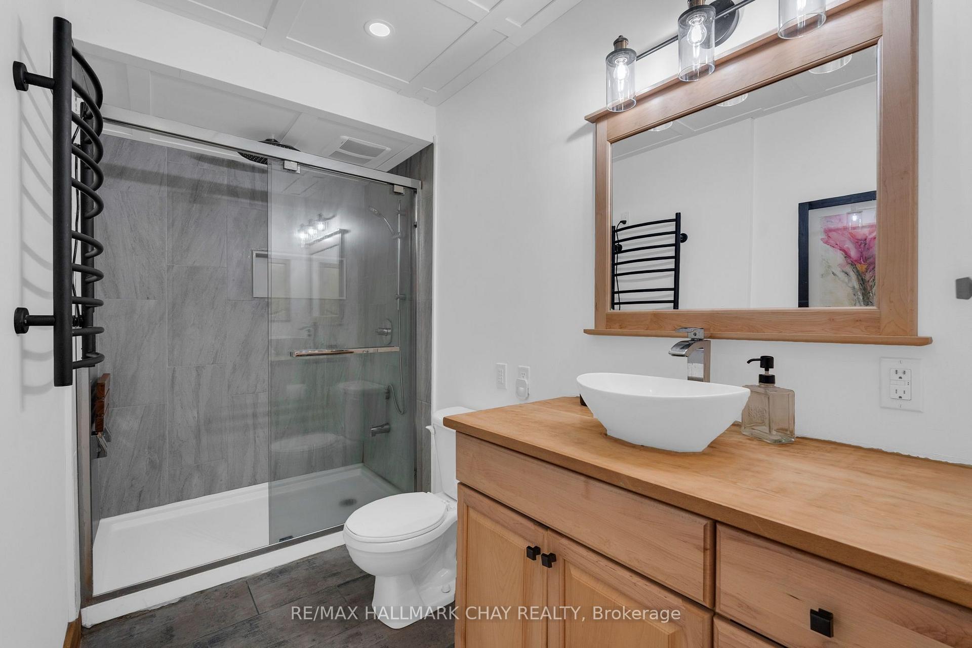 Photo 25 of 1315 Wolf Circle, Algonquin Highlands, Sherborne — HOMEH