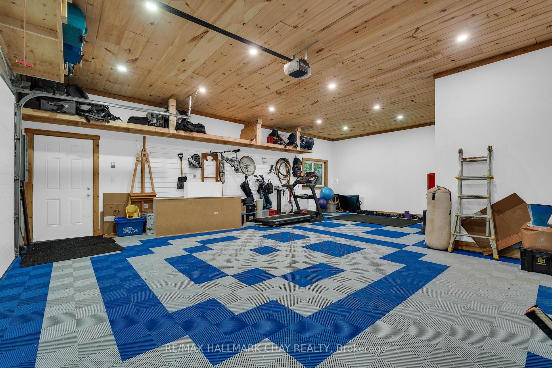 Photo 29 of 1315 Wolf Circle, Algonquin Highlands, Sherborne — HOMEH
