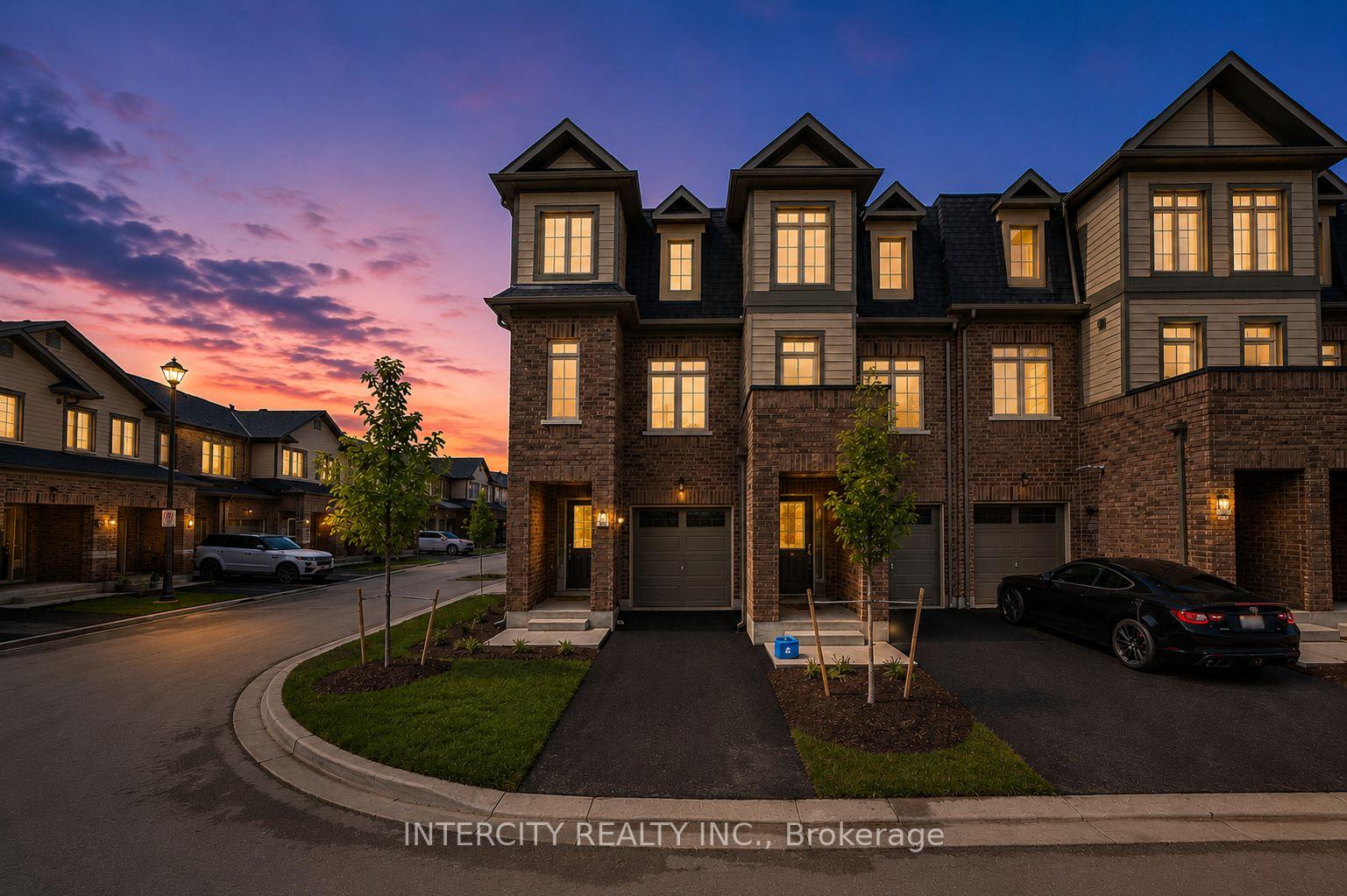 Photo 2 of 19 Senay Circle, Clarington, Courtice — HOMEH
