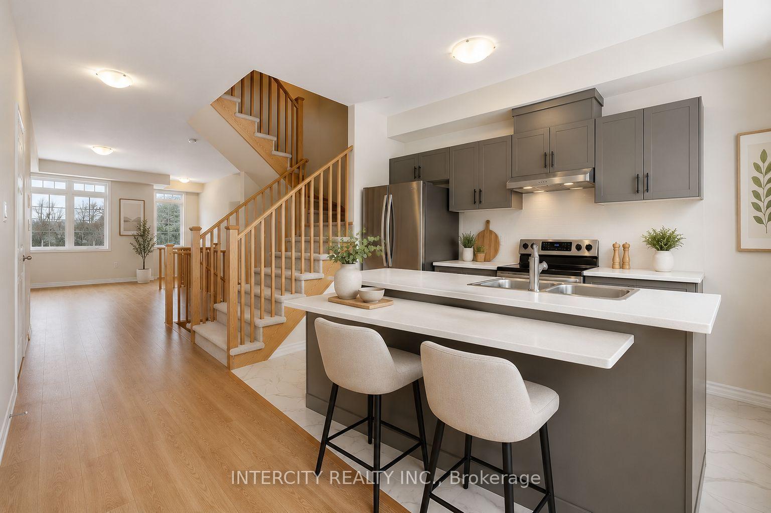 Photo 11 of 19 Senay Circle, Clarington, Courtice — HOMEH