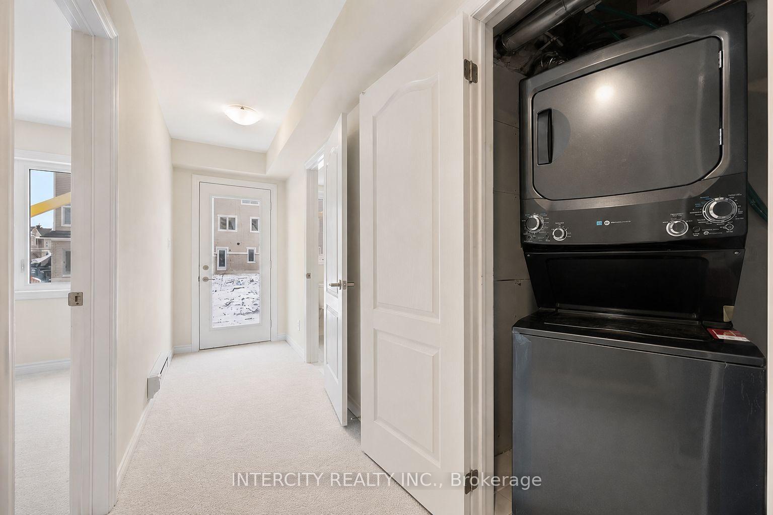 Photo 23 of 19 Senay Circle, Clarington, Courtice — HOMEH