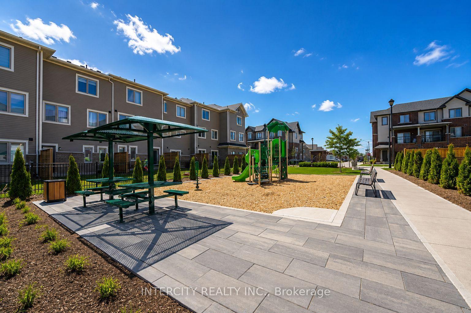 Photo 28 of 19 Senay Circle, Clarington, Courtice — HOMEH