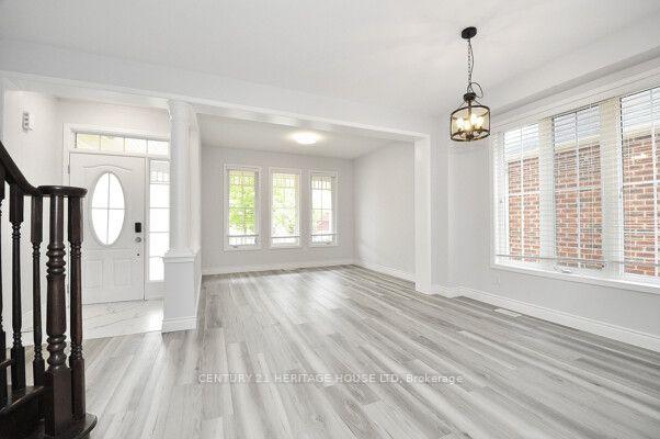 Photo 5 of 40 Beattie Crescent, Cambridge, Silver Heights — HOMEH