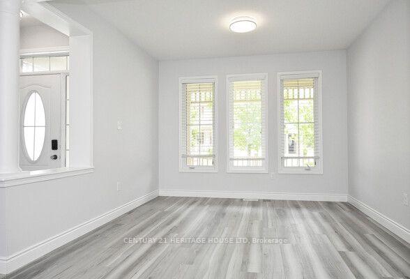 Photo 6 of 40 Beattie Crescent, Cambridge, Silver Heights — HOMEH