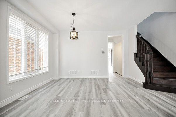 Photo 9 of 40 Beattie Crescent, Cambridge, Silver Heights — HOMEH