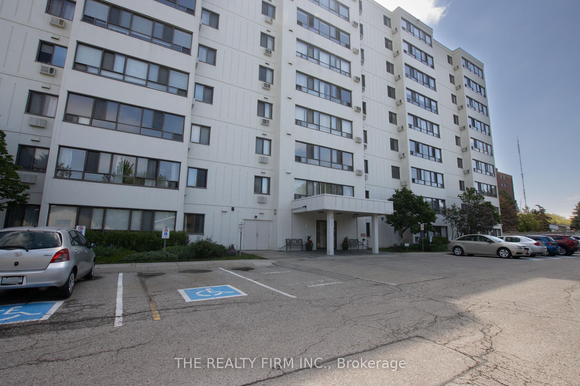 Photo of Unit 403, 135 Baseline Road W