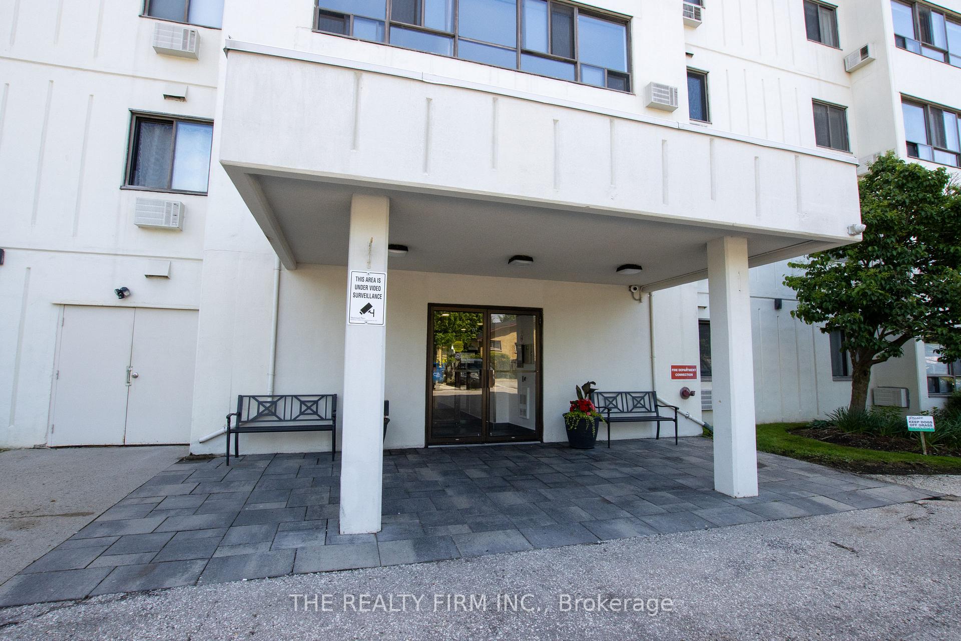 Photo 2 of Unit 403, 135 Baseline Road W, London, South D — HOMEH