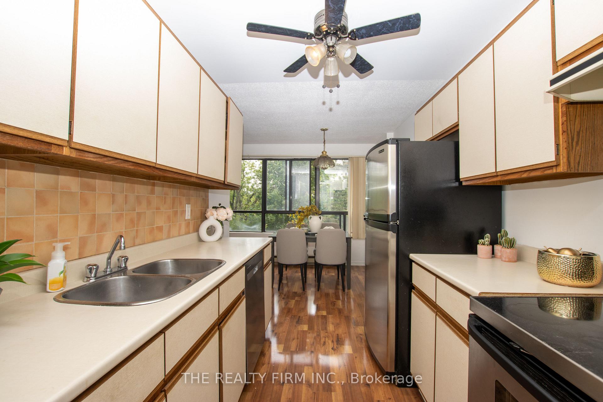 Photo 7 of Unit 403, 135 Baseline Road W, London, South D — HOMEH