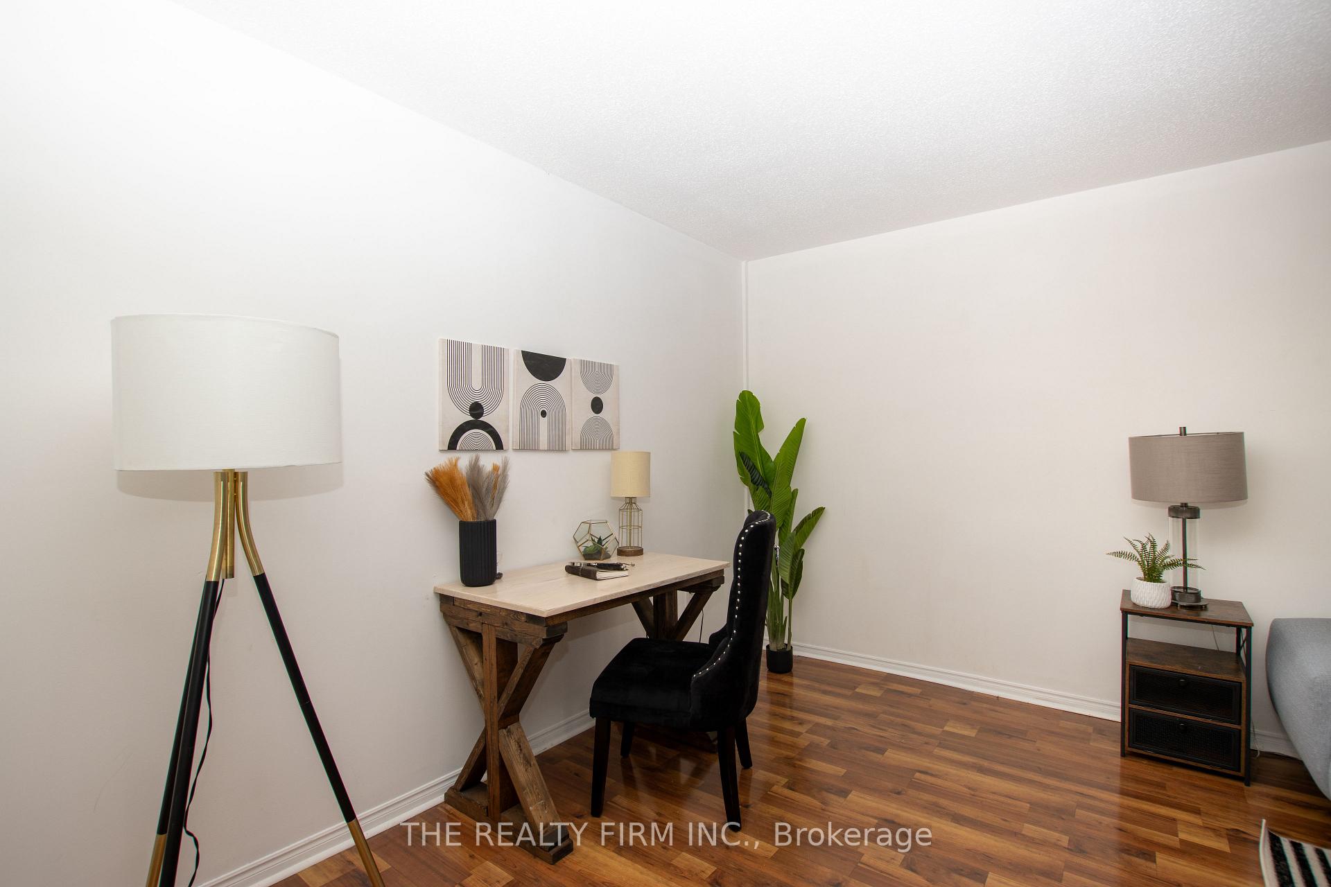 Photo 10 of Unit 403, 135 Baseline Road W, London, South D — HOMEH