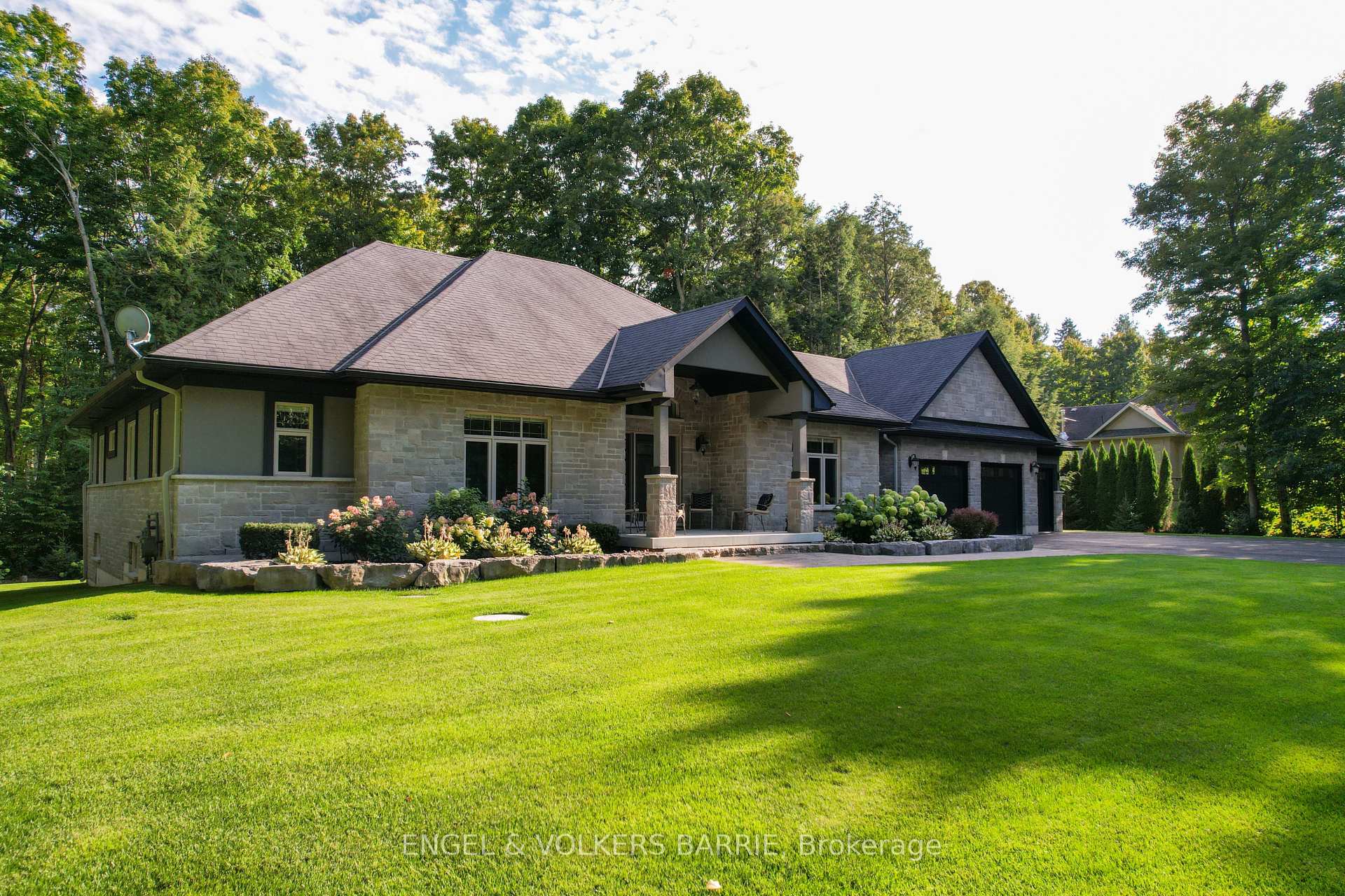 Photo 3 of 7 Gallagher Crescent, Springwater, Midhurst — HOMEH