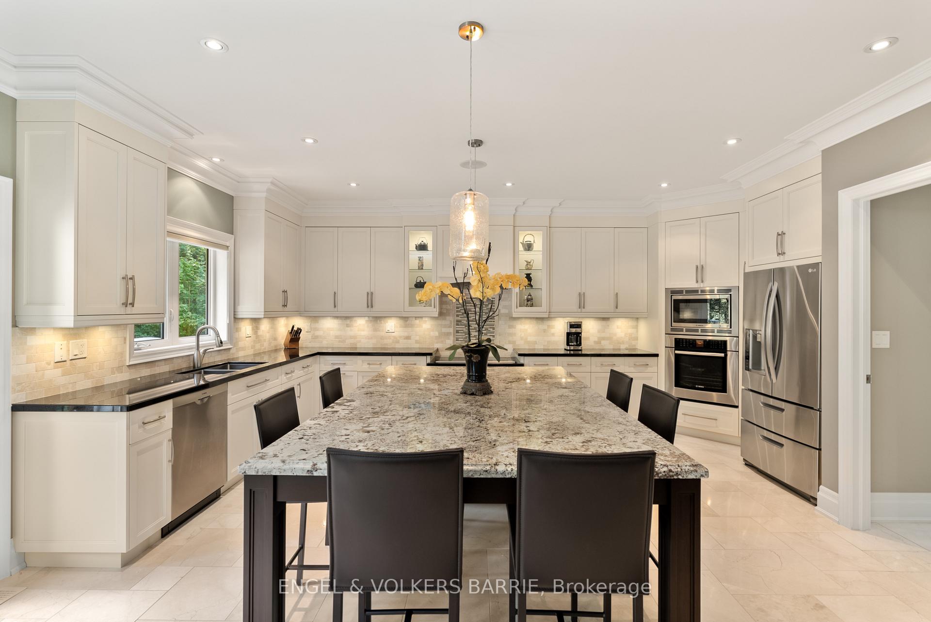 Photo 12 of 7 Gallagher Crescent, Springwater, Midhurst — HOMEH