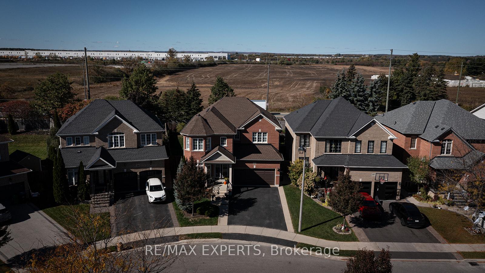 Photo 2 of 34 Laurentide Crescent, Brampton, Vales of Castlemore North — HOMEH