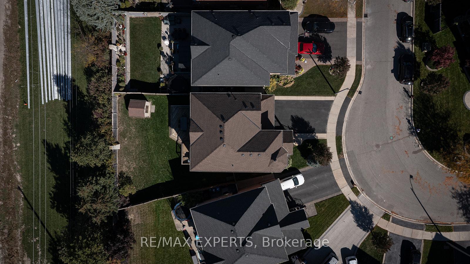 Photo 4 of 34 Laurentide Crescent, Brampton, Vales of Castlemore North — HOMEH