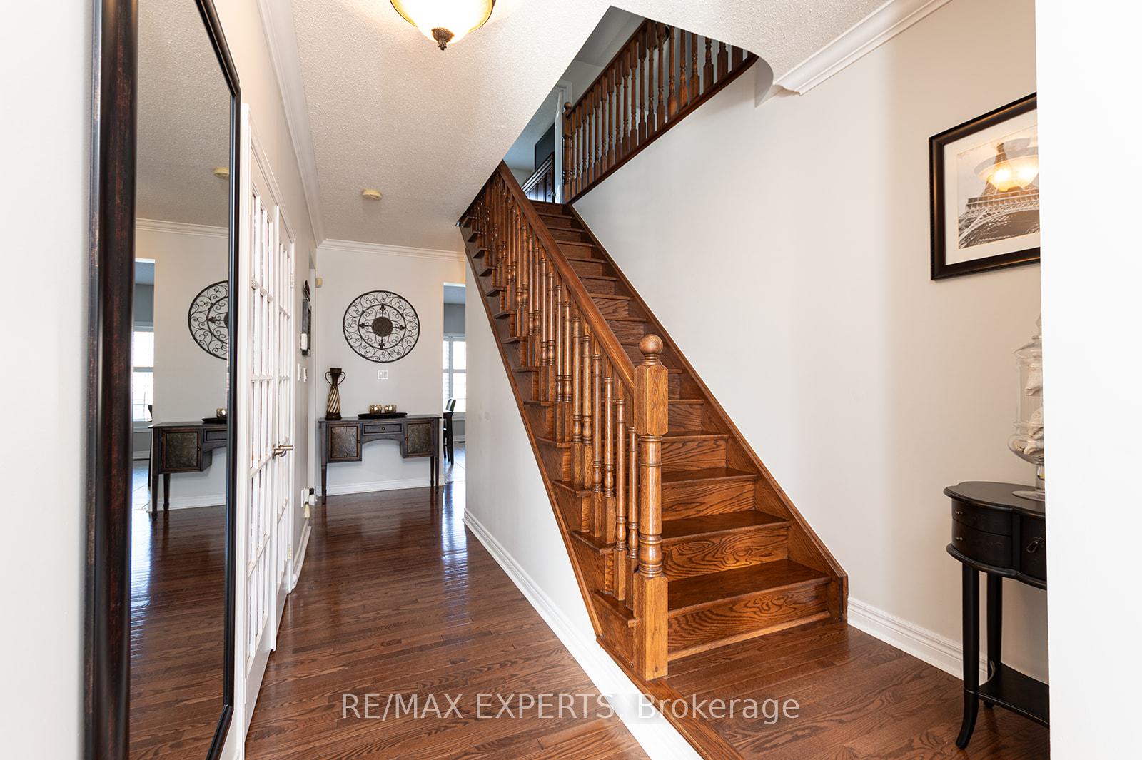Photo 10 of 34 Laurentide Crescent, Brampton, Vales of Castlemore North — HOMEH