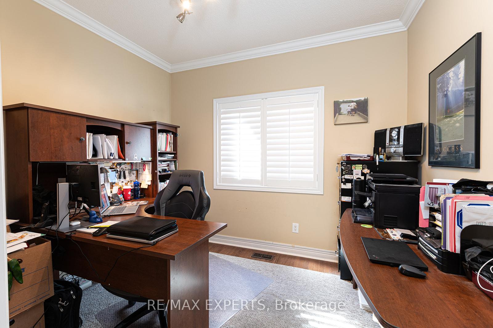 Photo 12 of 34 Laurentide Crescent, Brampton, Vales of Castlemore North — HOMEH