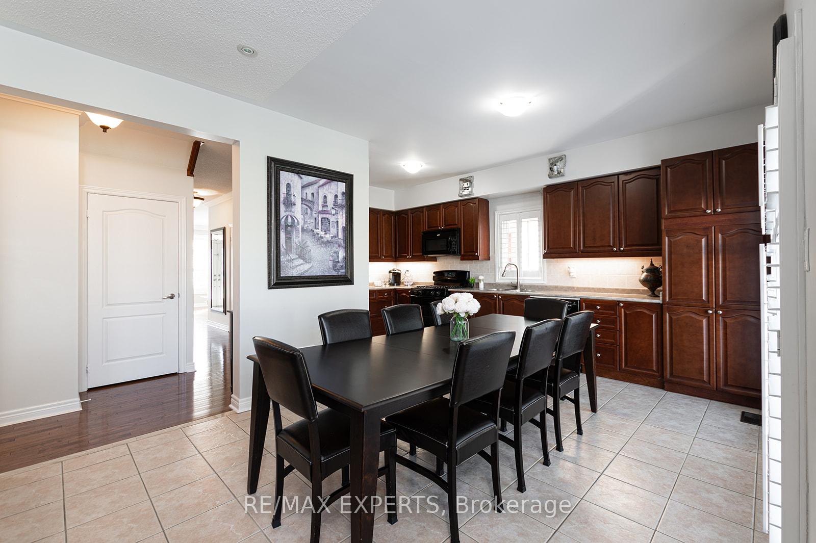 Photo 13 of 34 Laurentide Crescent, Brampton, Vales of Castlemore North — HOMEH