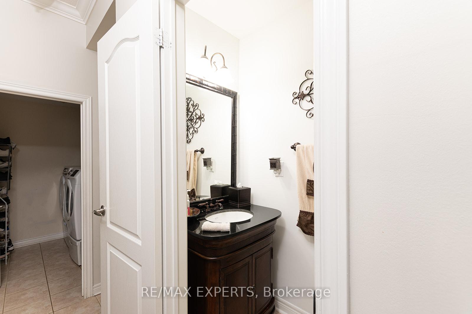 Photo 22 of 34 Laurentide Crescent, Brampton, Vales of Castlemore North — HOMEH