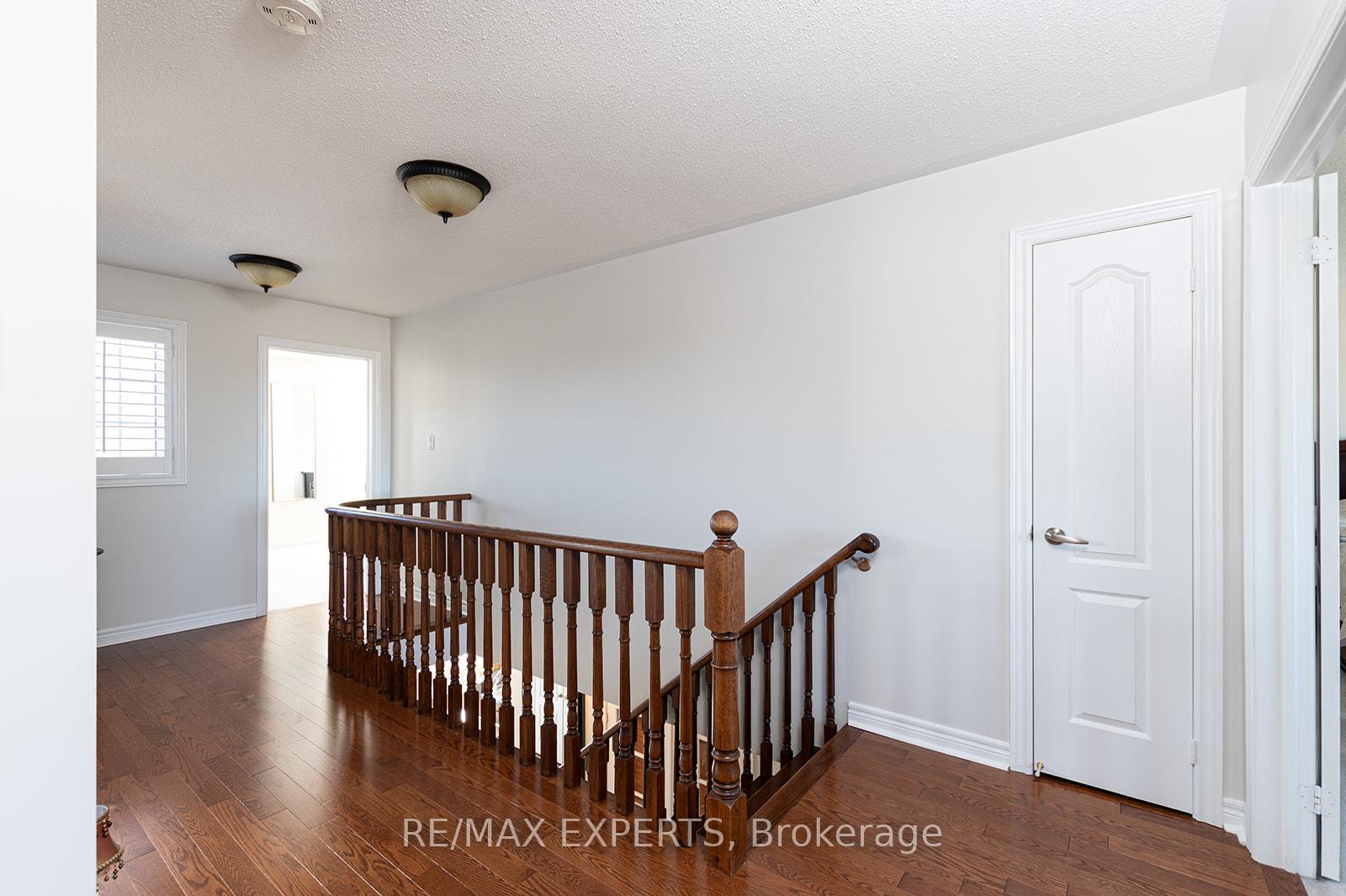 Photo 24 of 34 Laurentide Crescent, Brampton, Vales of Castlemore North — HOMEH