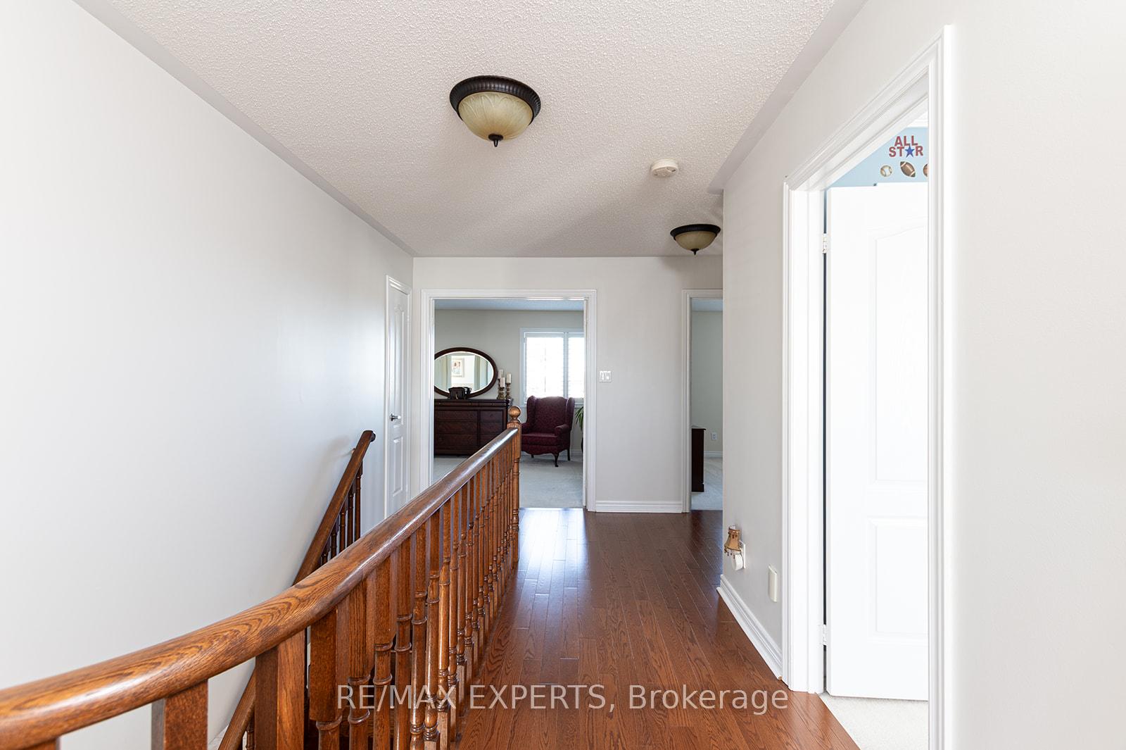 Photo 25 of 34 Laurentide Crescent, Brampton, Vales of Castlemore North — HOMEH