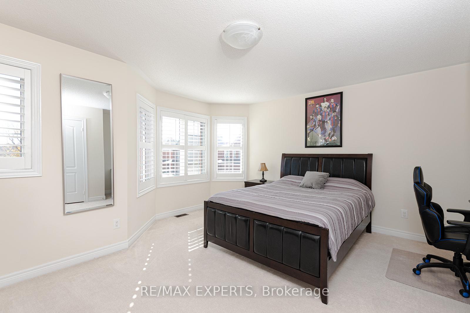 Photo 26 of 34 Laurentide Crescent, Brampton, Vales of Castlemore North — HOMEH