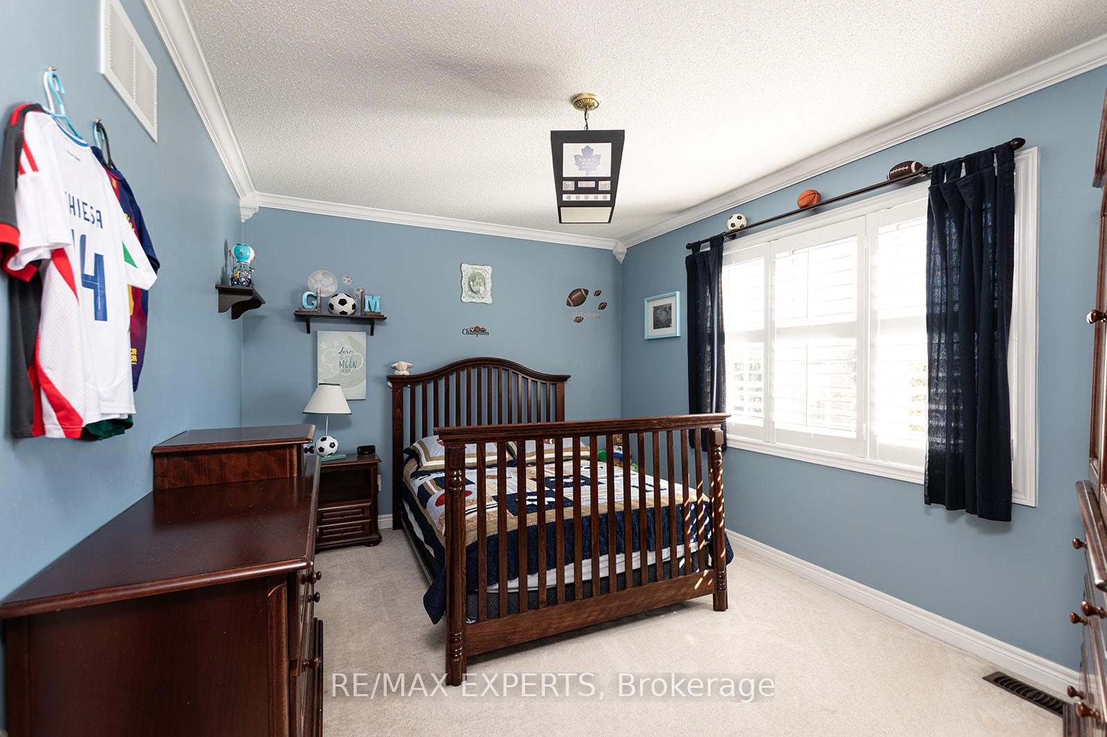 Photo 29 of 34 Laurentide Crescent, Brampton, Vales of Castlemore North — HOMEH