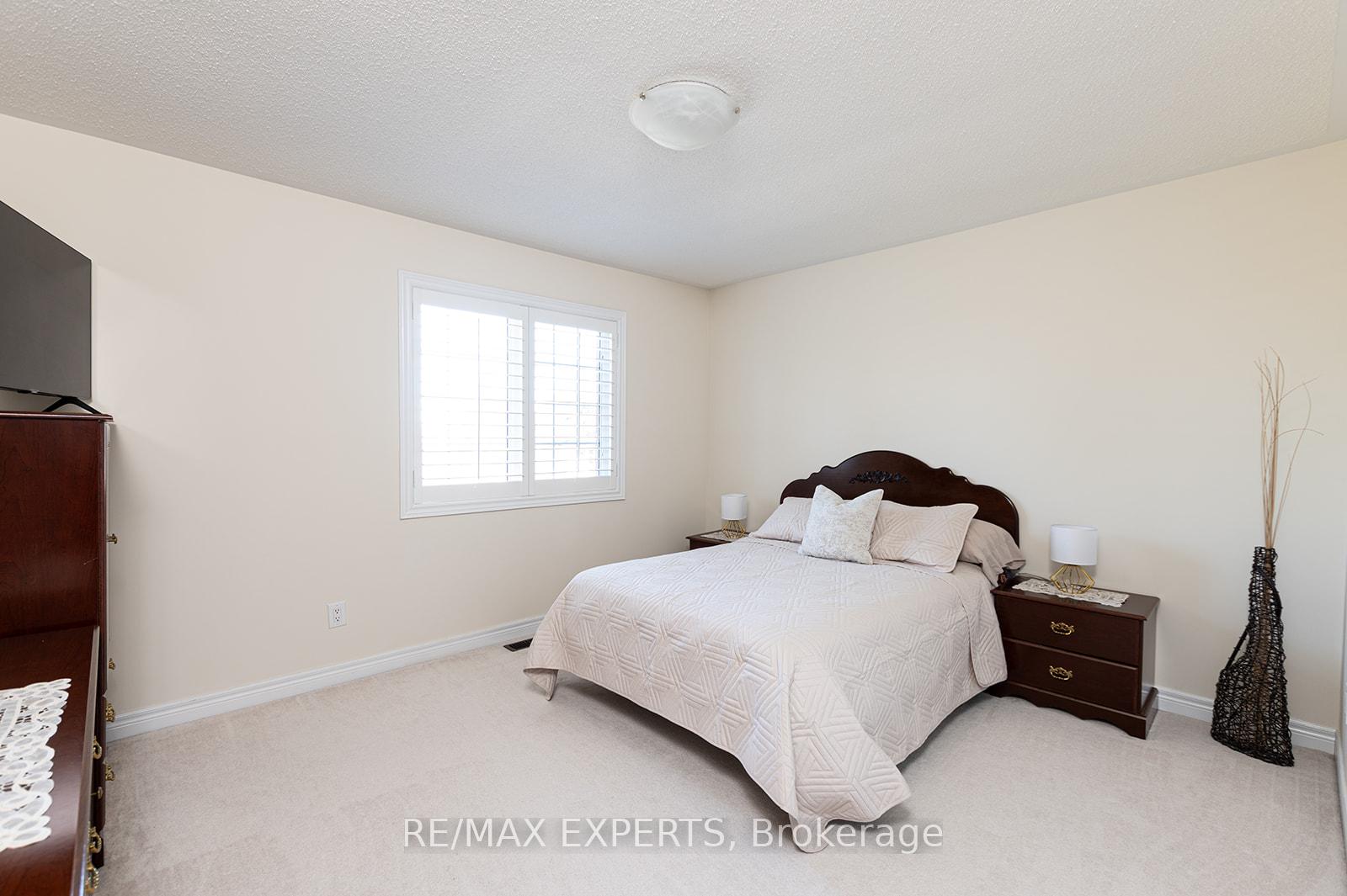 Photo 31 of 34 Laurentide Crescent, Brampton, Vales of Castlemore North — HOMEH