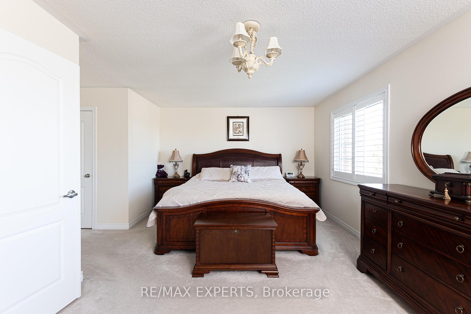 Photo 35 of 34 Laurentide Crescent, Brampton, Vales of Castlemore North — HOMEH