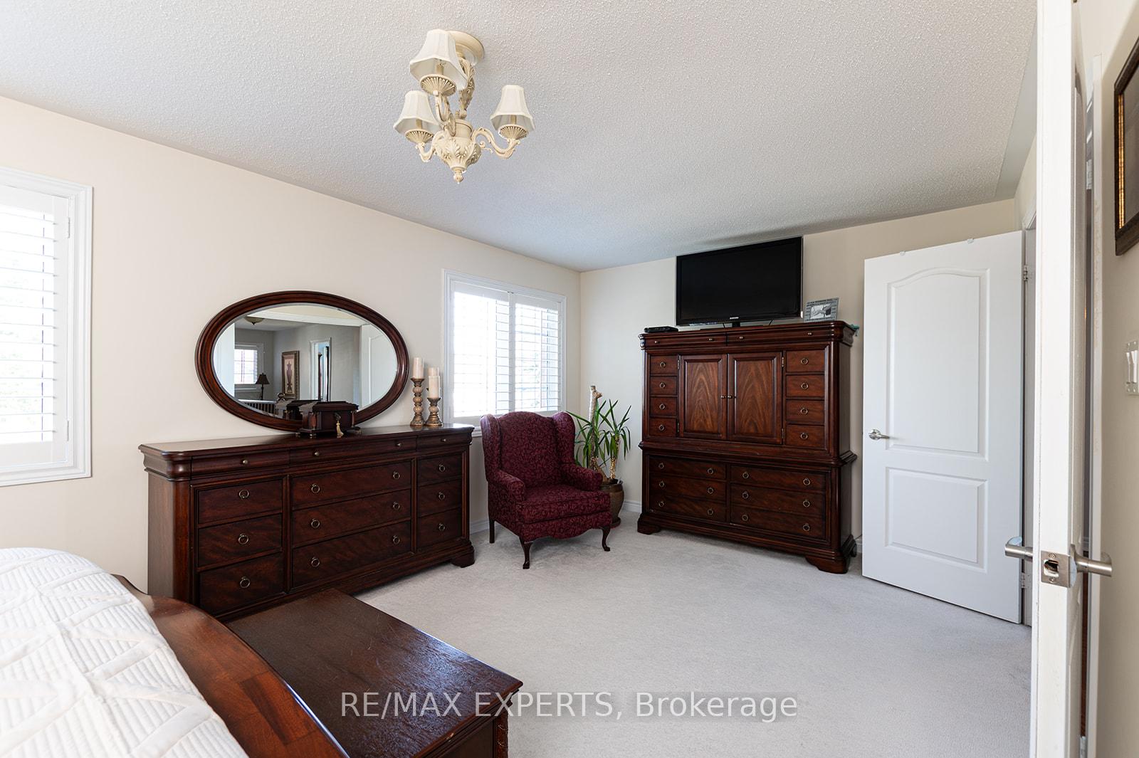 Photo 36 of 34 Laurentide Crescent, Brampton, Vales of Castlemore North — HOMEH
