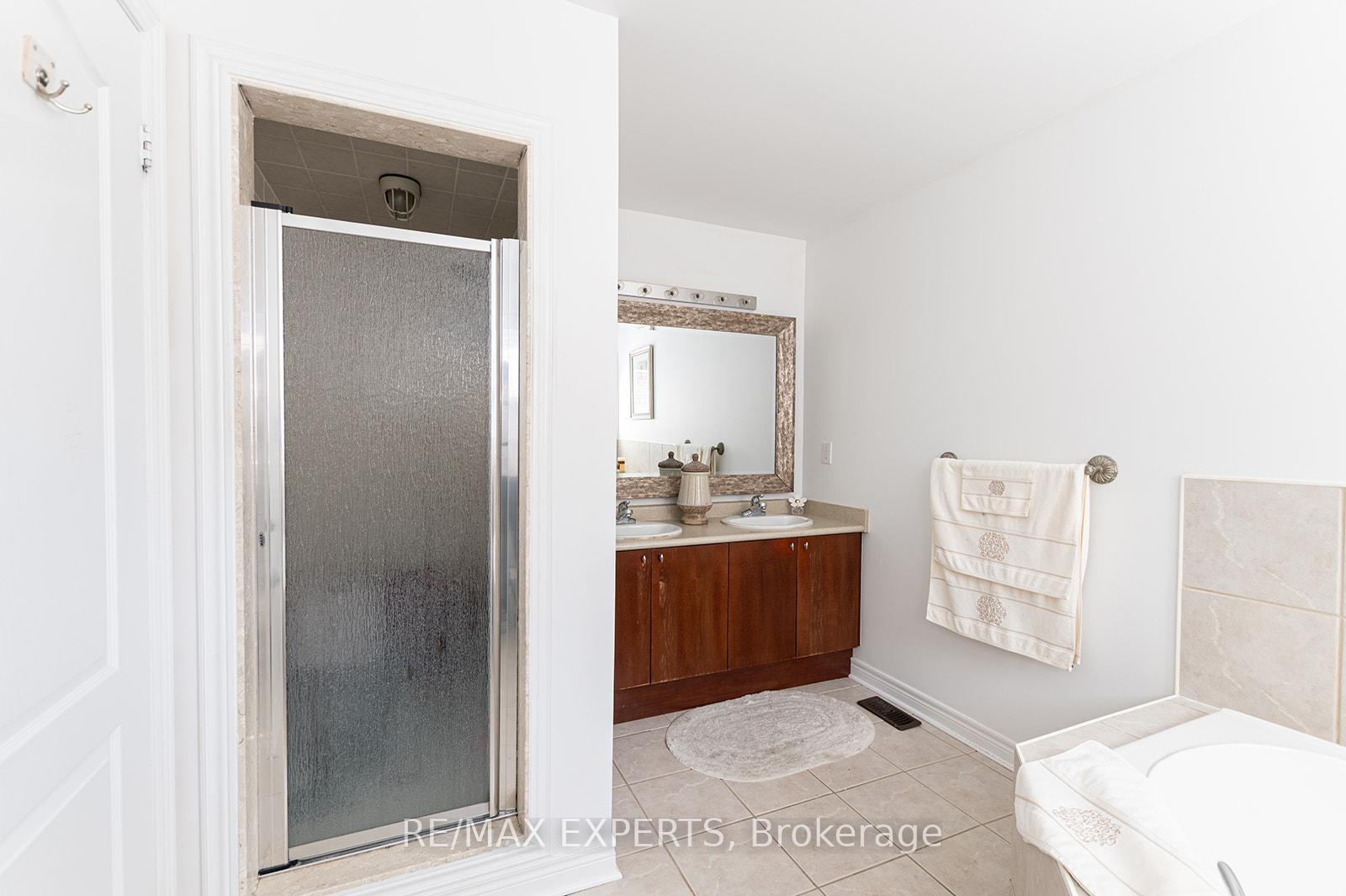 Photo 38 of 34 Laurentide Crescent, Brampton, Vales of Castlemore North — HOMEH