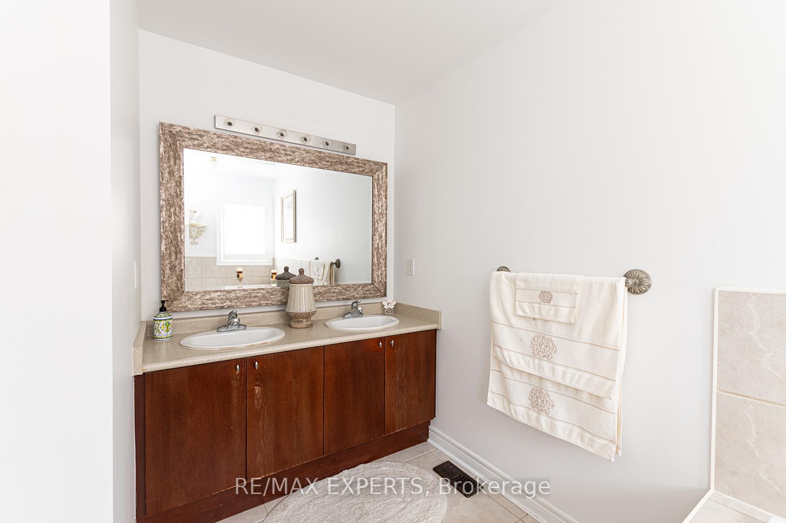 Photo 40 of 34 Laurentide Crescent, Brampton, Vales of Castlemore North — HOMEH