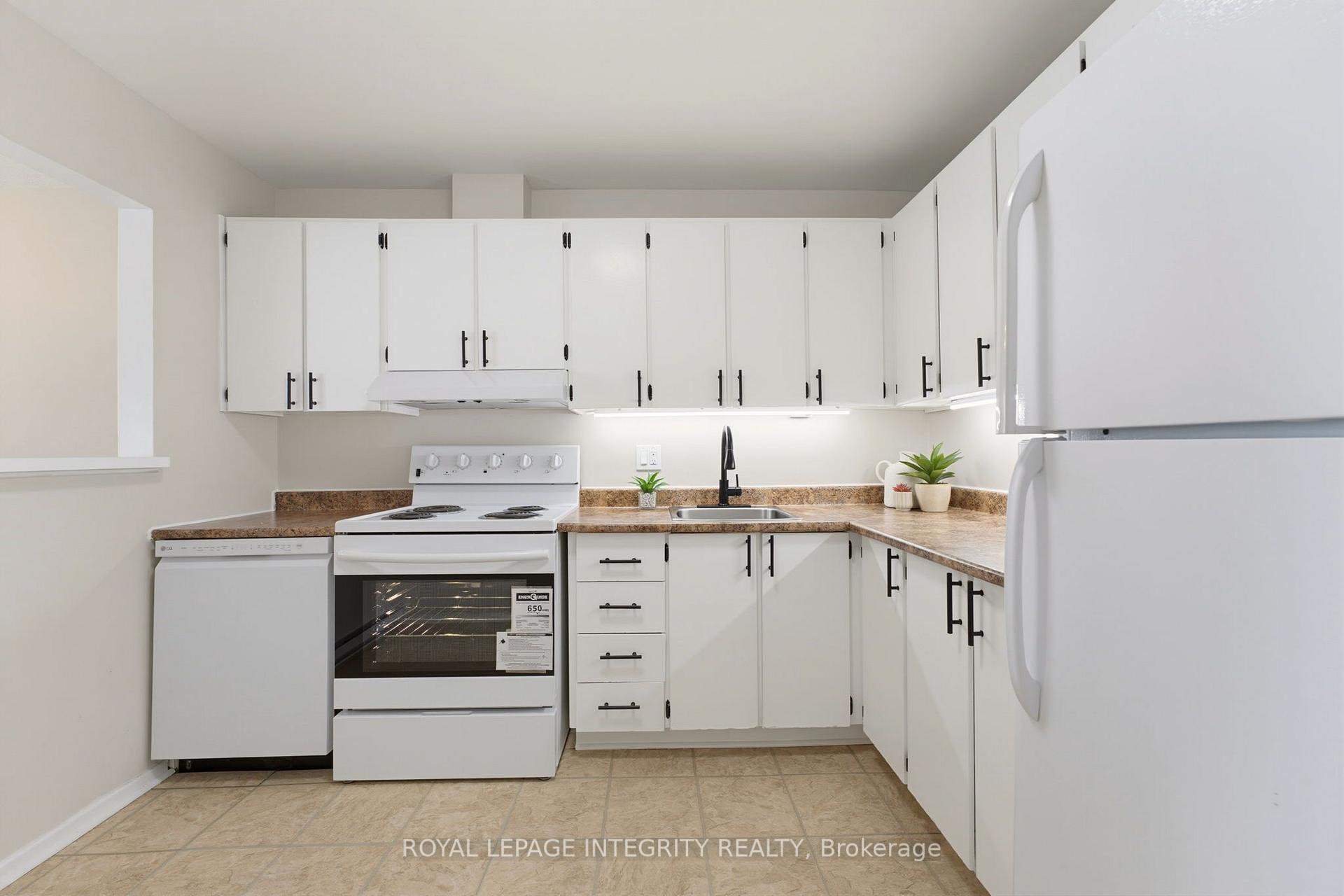 Photo 11 of Unit 36, 3415 Uplands Drive, Ottawa, Hunt Club — HOMEH