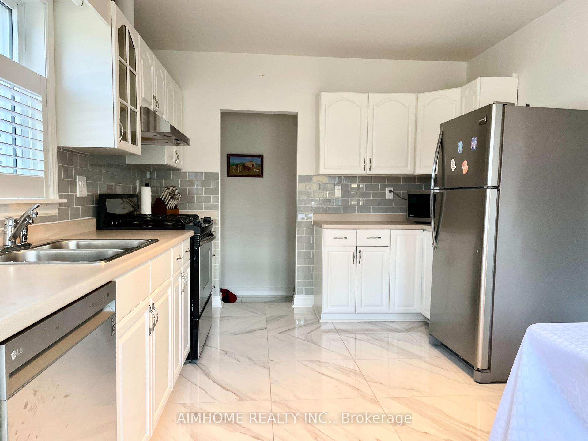 Photo 2 of 5594 Woodland Boulevard, Niagara Falls, Hospital — HOMEH