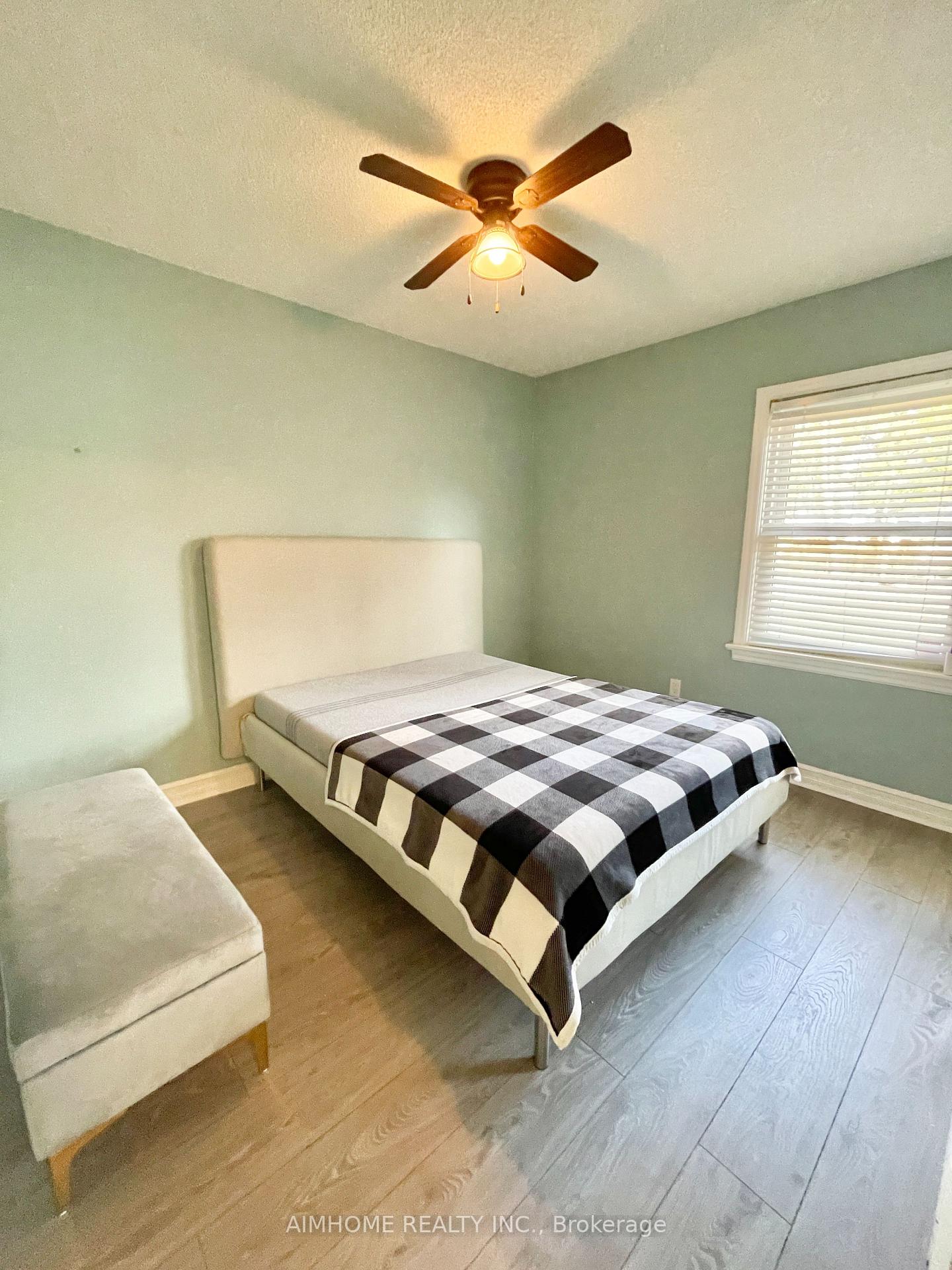 Photo 6 of 5594 Woodland Boulevard, Niagara Falls, Hospital — HOMEH