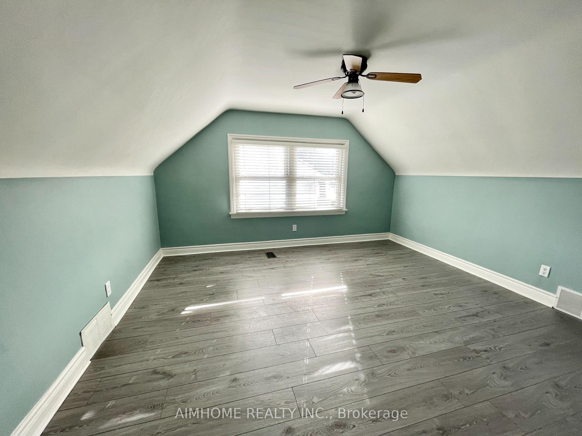 Photo 11 of 5594 Woodland Boulevard, Niagara Falls, Hospital — HOMEH